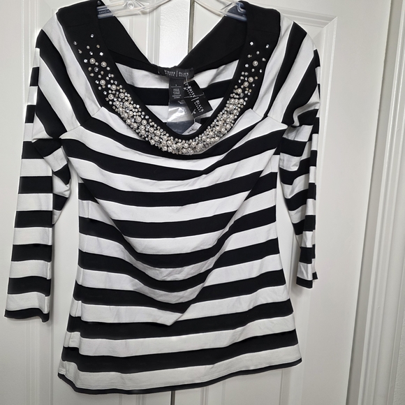 Striped Black and White Women's Top - Picture 4 of 5